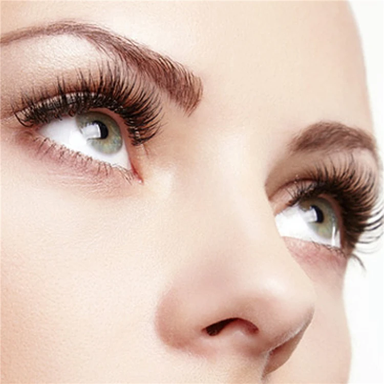Difference between Hybrid lashes and Russian lashes